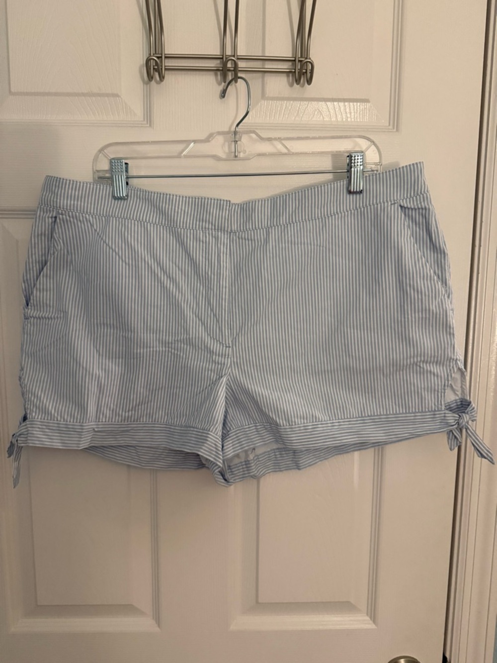 LOFT Outlet Shorts with Bow Detail